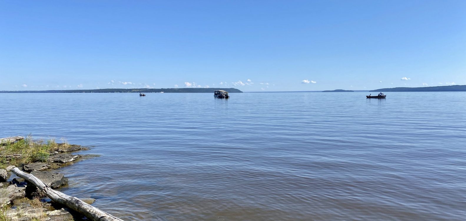 Bateaux de pêche du côté est de l'île Farr