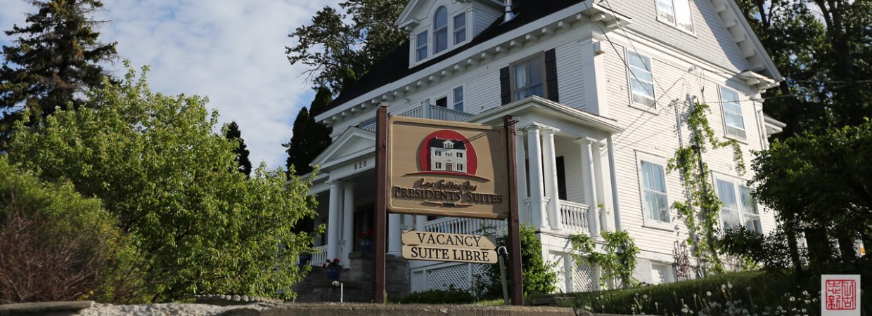 The Presidents' Suites Villa is located at 620 Lakeshore Drive in Haileybury. The historical home was built in 1906 on what was called Millionaires’ row. It has a large 5-lot property including one with a dock on lake Temiskaming. / La Villa des Suites des Présidents est située au 620 Lakeshore Drive à Haileybury. La maison historique a été construite en 1906 sur ce qui a été appelé l’allée des millionnaires. La propriété a cinq grands terrains, dont un, avec un quai sur le lac Témiskaming.