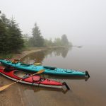 Kayaks at Farr Island on a Foggy Morning / kayaks à l'île Farr par un matin brumeux sur le lac Temiskaming