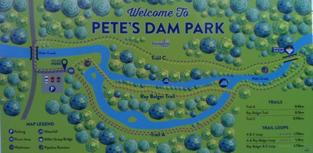 Petes Dam Park trail system in New Liskeard / Sentiers du parc Petes Dam près de Temiskaming Shores.