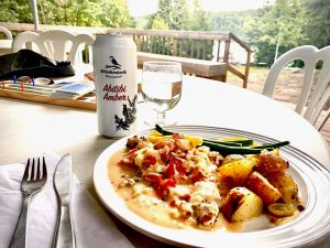 Excellent repas de glamping à l'île Farr