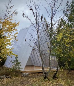 centre d'interprétation sur l'île de glamping