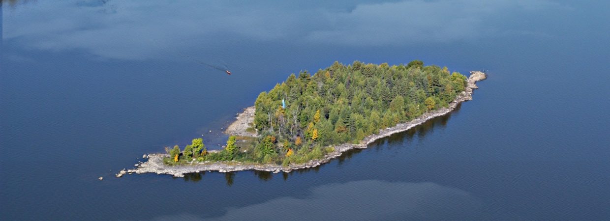 L'ïle de glamping sur le lac Temiskaming dans le nord de l'Ontario